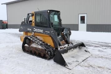 Main image John Deere 323E